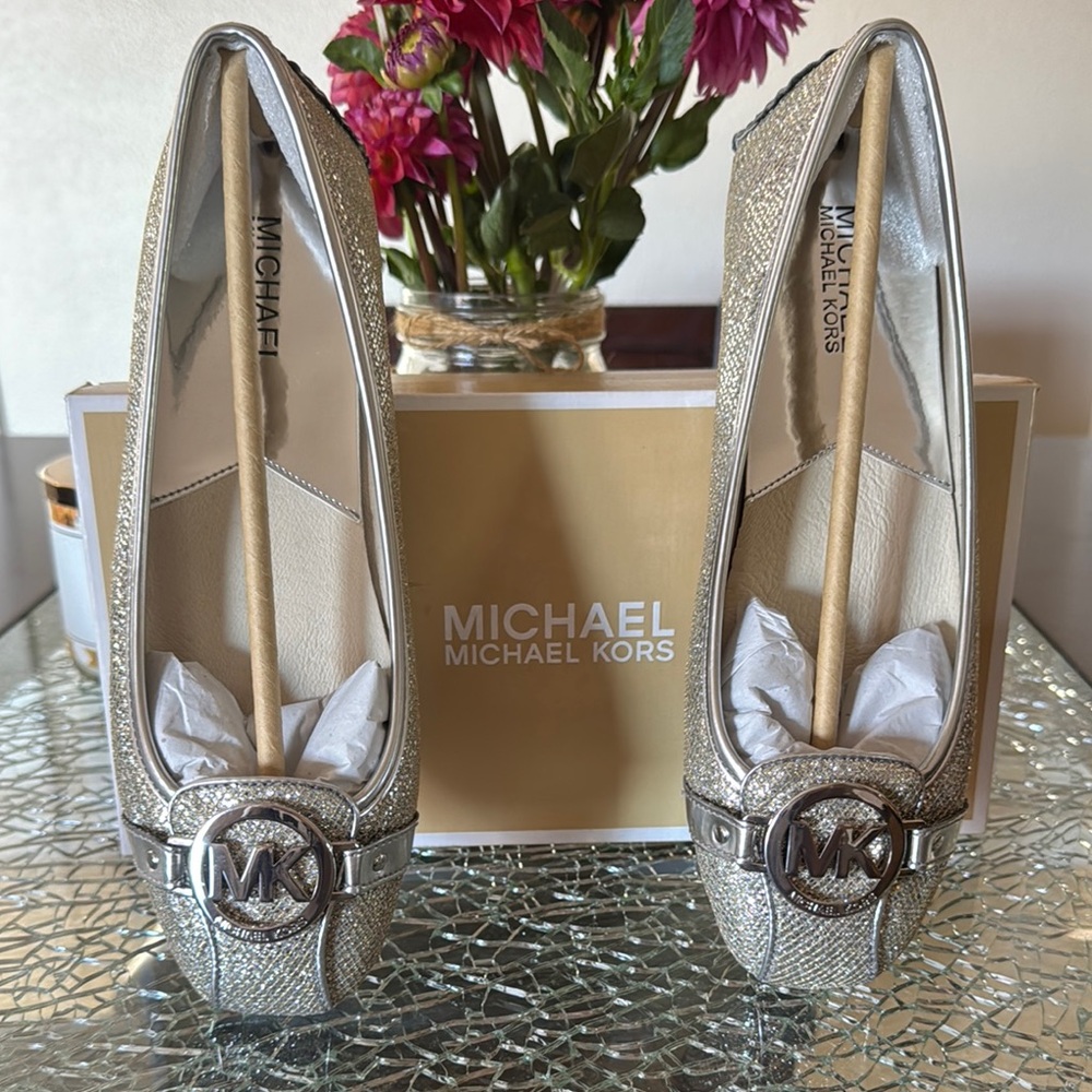 Michael Kors Silver Sparkle Flats Elegant Design - Picture 2 of 5